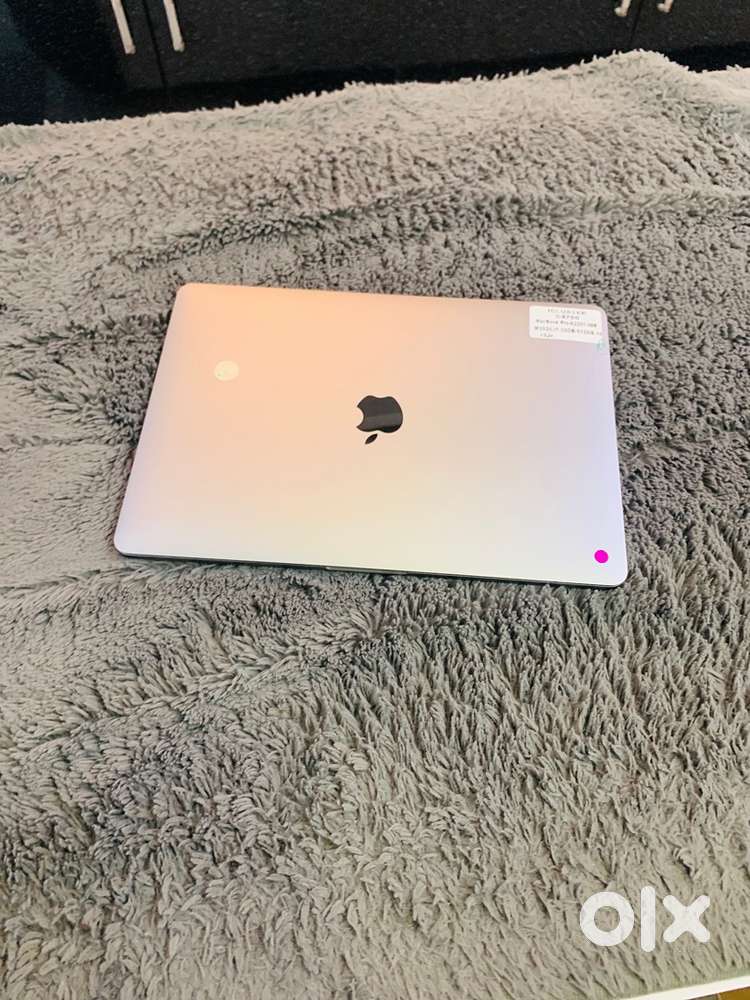 Apple MacBook Pro  2020  13inch  i7  32GB RAM  512GB SSD  A2251