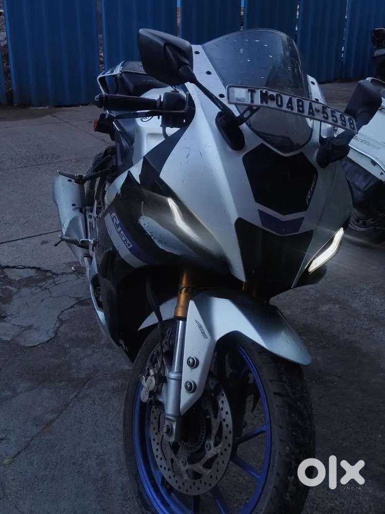 Yamaha R15M v4