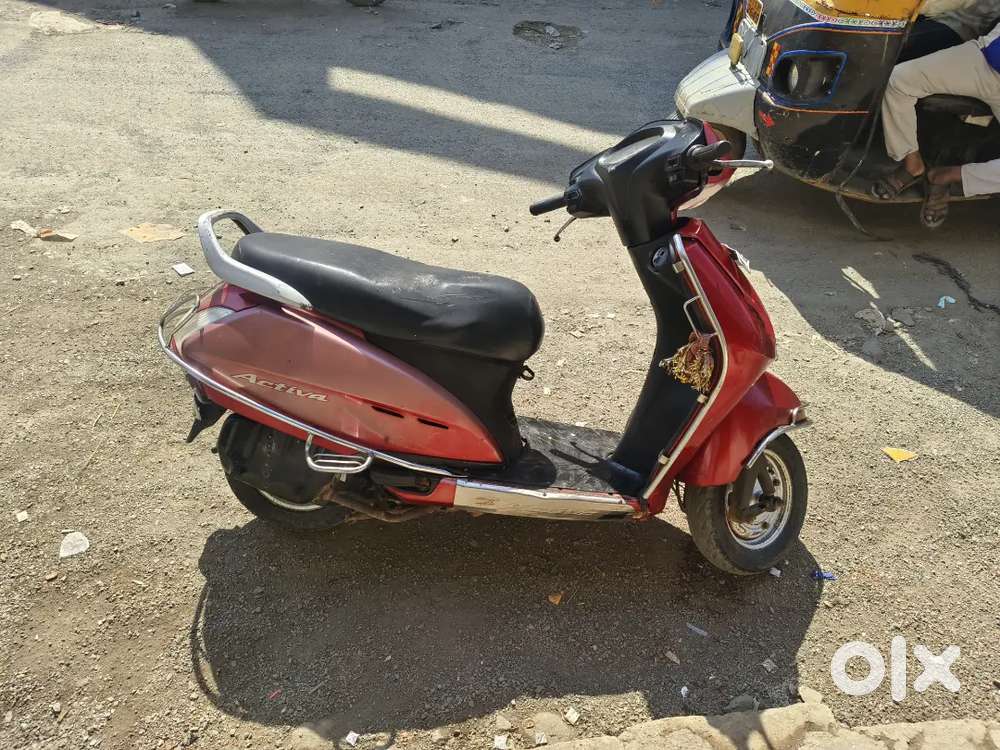 હોન્ડા એક્ટિવા 2013 ; 13000કિમી ચાલેલી ; 30થી 35 ની એવરેજ છે લાલ કલર