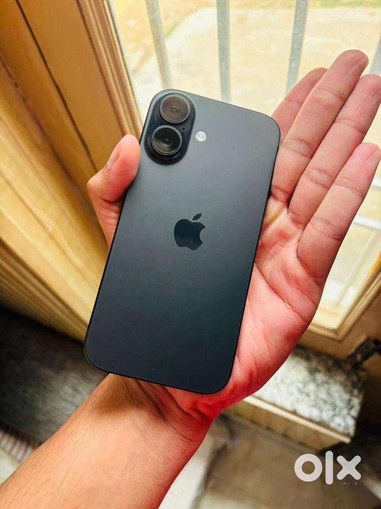 Iphone 16 128 black 100% bttry 1 month old