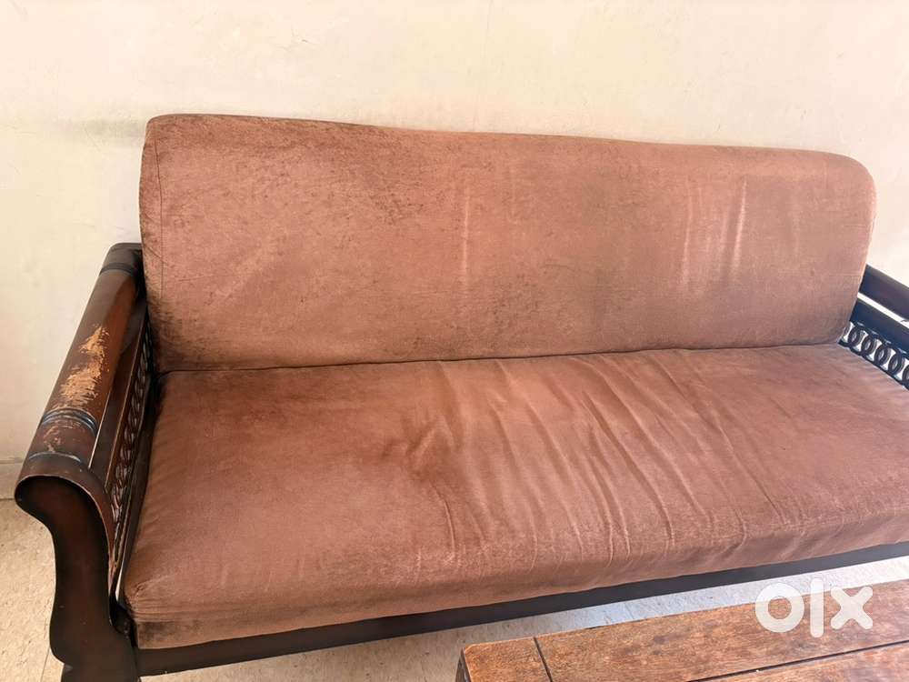 3+1+1 seater wooden sofa in very good condition