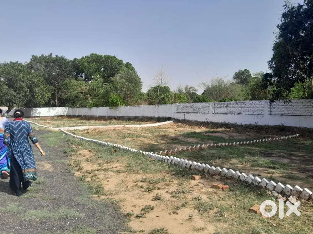 4 Saal ki emi pe plot .Bina kisi extra interest ke