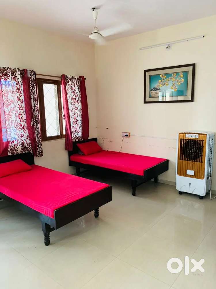 Girl pg in akota attached bathroom#Ellora Park # Subhanpura