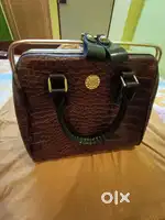 Ladies Fancy Leather Hand Bag