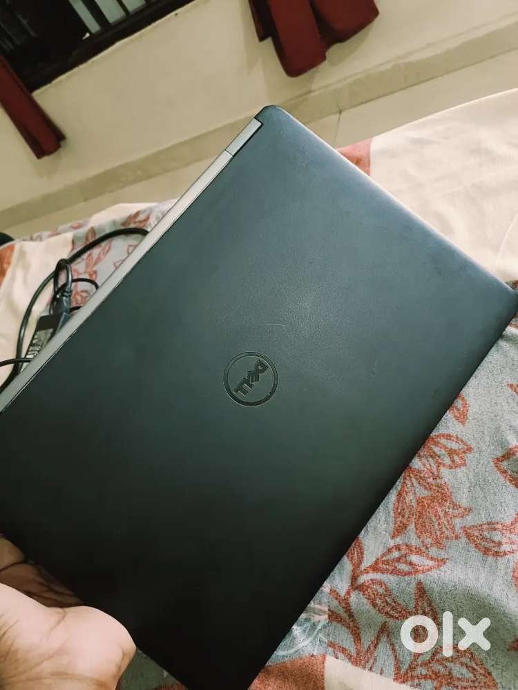 Dell intel i5 8/256 7th gen