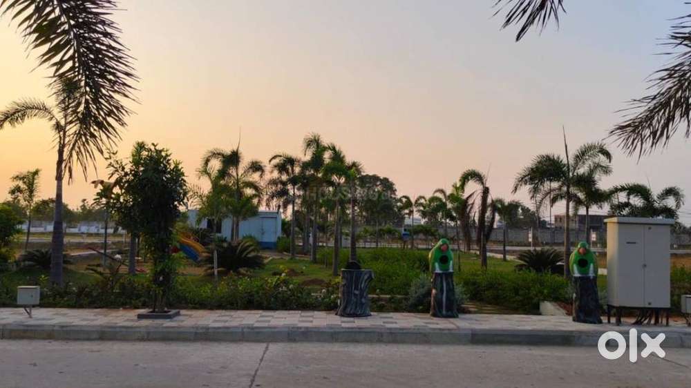 Premium Plots in a Well-Developed Layout