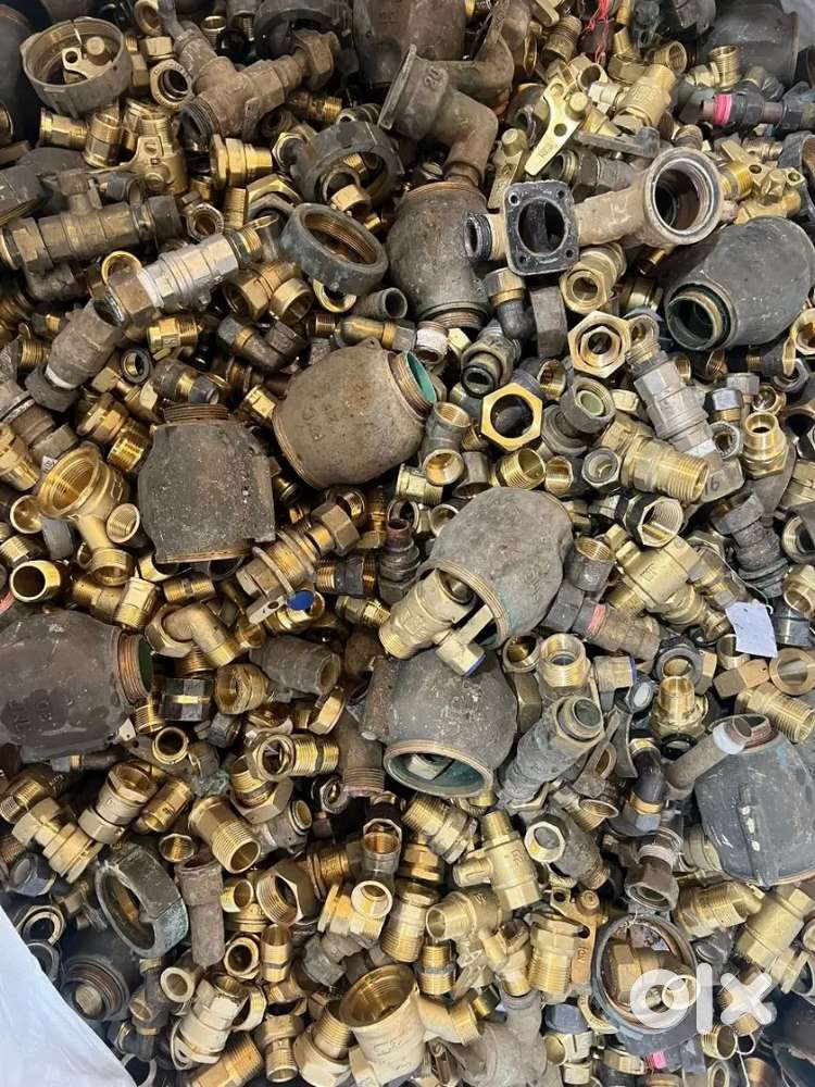 जिसको भी तांबा और पीतल बेचना हो संपर्क करे सही दाम में बेचे।।।