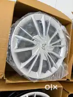 Mahindra xuv 700 17 Rims and Wheel Cap
