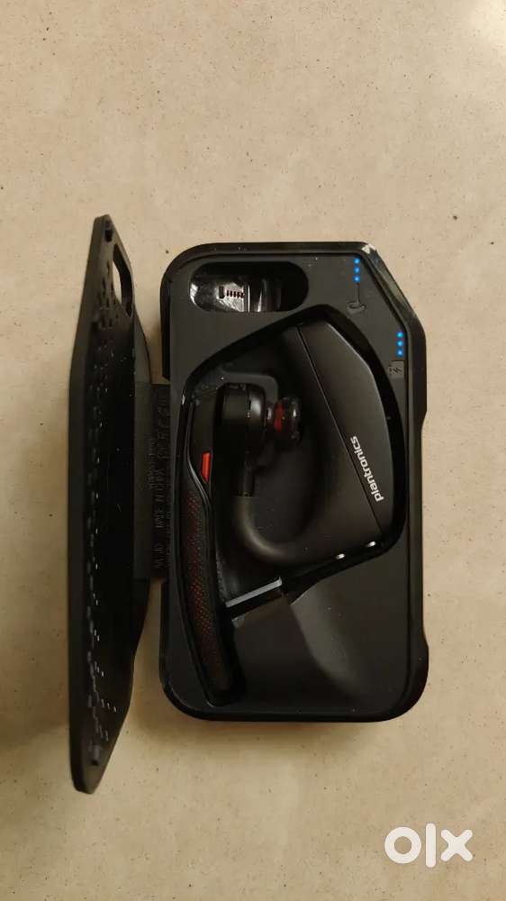 Plantronics B5200 - Voyager 5200 UC & National VCR Player