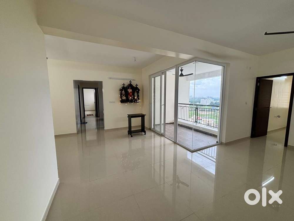 Ready to occupy 3BHK with majestic city and sea views in high-rise apt