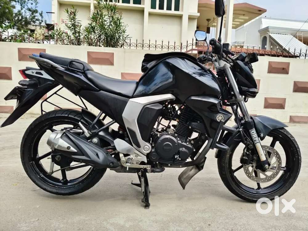 YAMAHA FZ V2