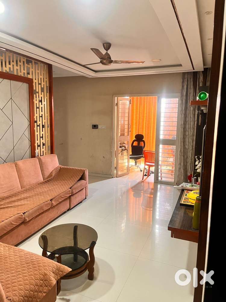 Selling 3bhk flat well maintained