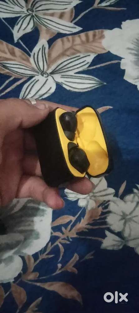 Bluetooth headphones