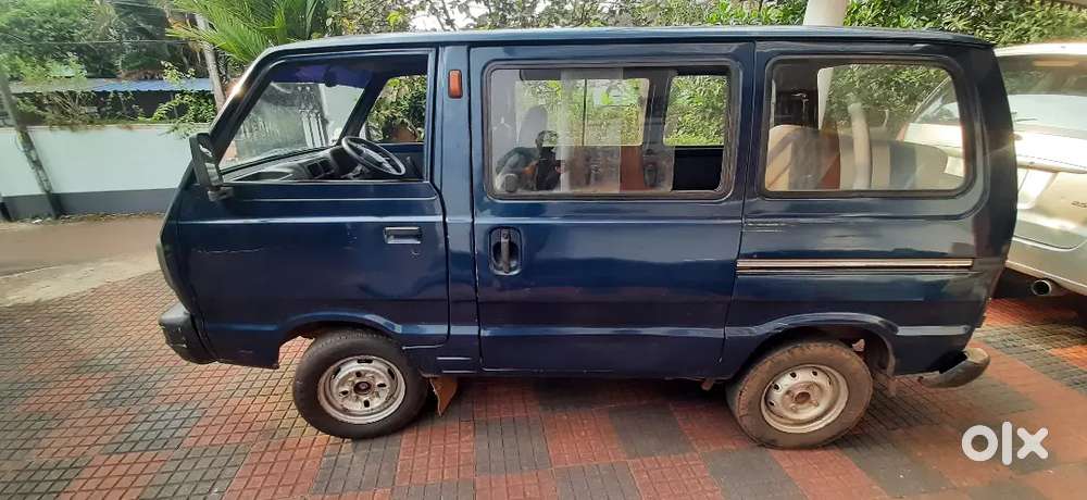 Driver to deliver food products to outlets