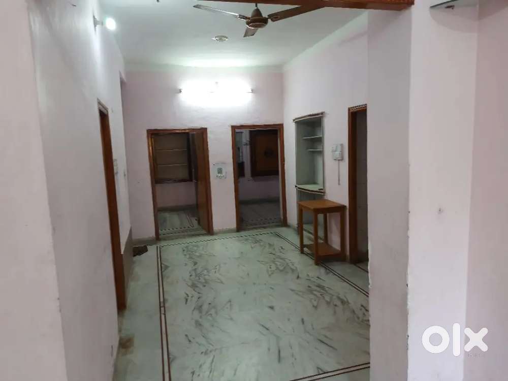 Individual 3 BHK Floor for Rent