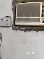Hitachi window AC 1.5 tan