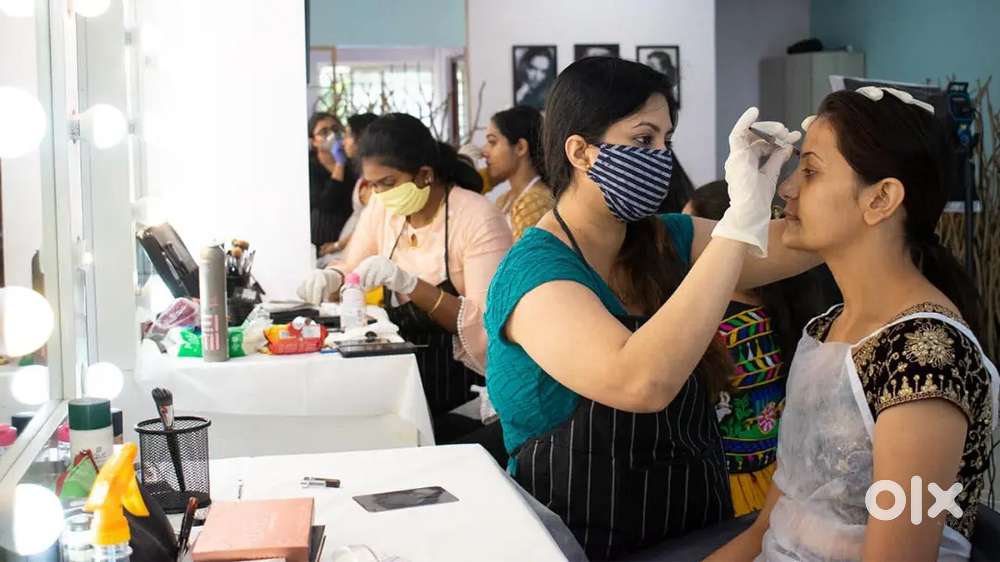HIRING FOR @UNISEX SALON MAKEUP VACANCY AVAILABLE