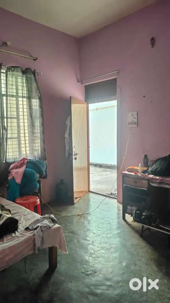 Room rent for 3 girls at daudpur kali mandir