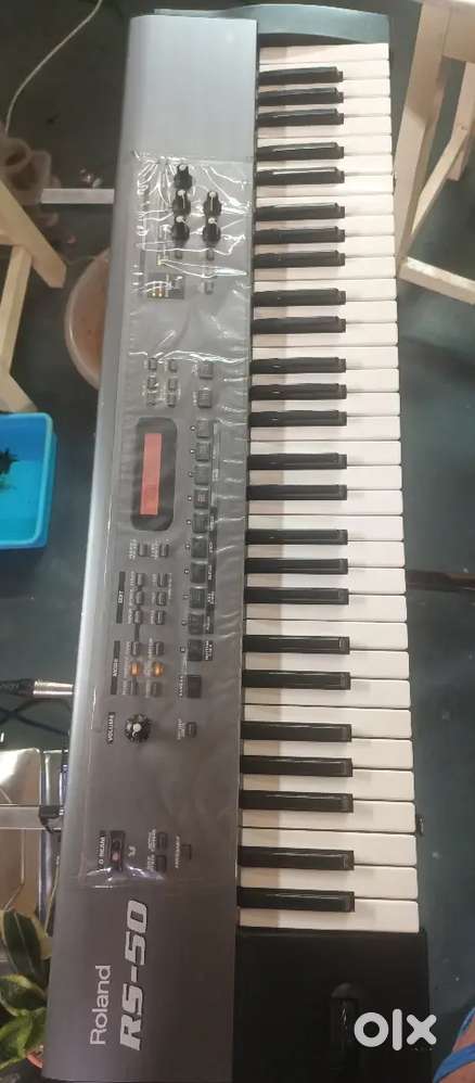 Roland Synthesizer