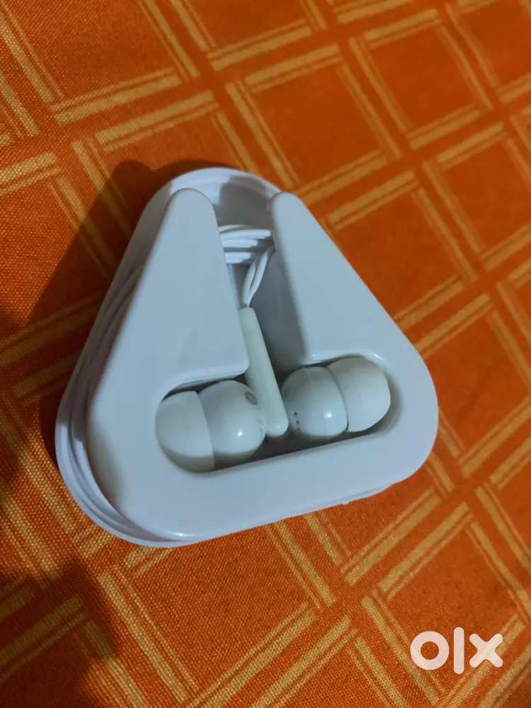 ear phone with box