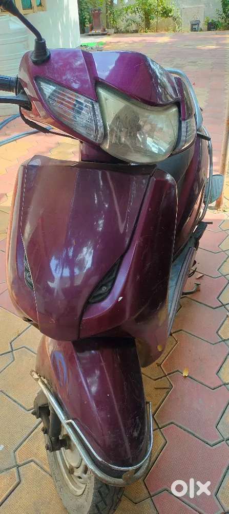 Honda Activa Maroon colored