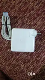 Macbook charger orginal.