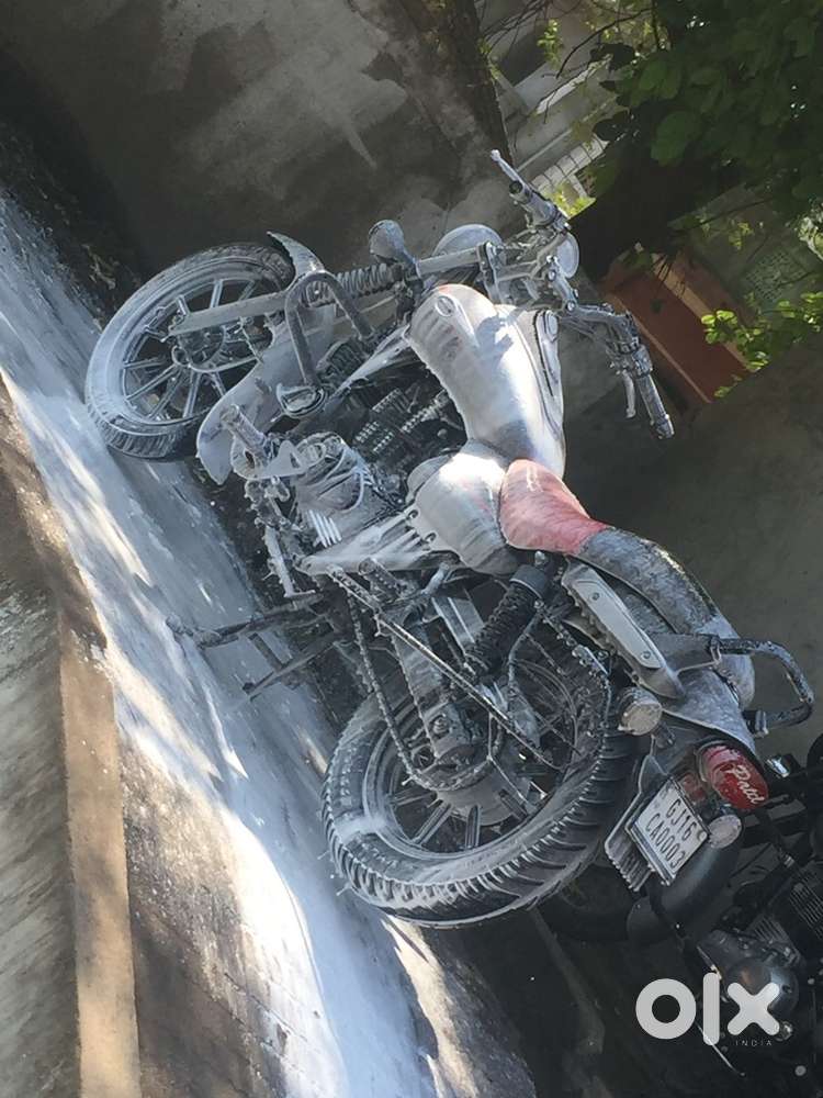 Bajaj Avenger 220, VIP Number *0003* for Sale - Excellent Condition!