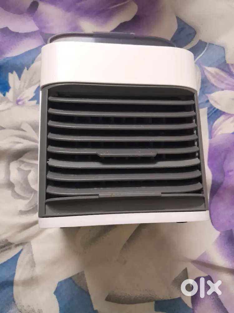 Mini cooler cum humidifier