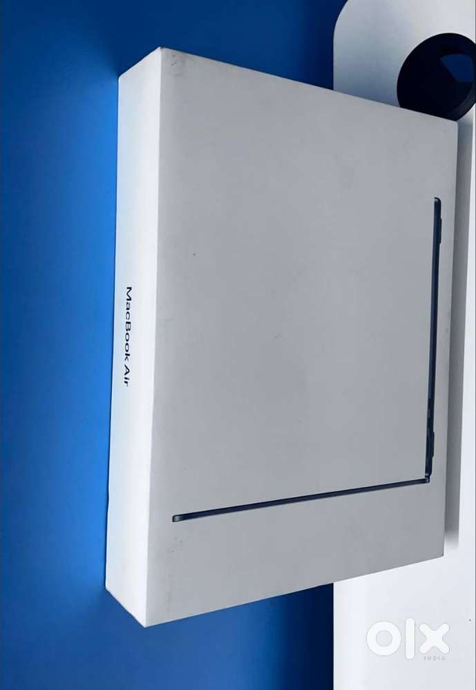 Mac Book Air (unused in box sealed)