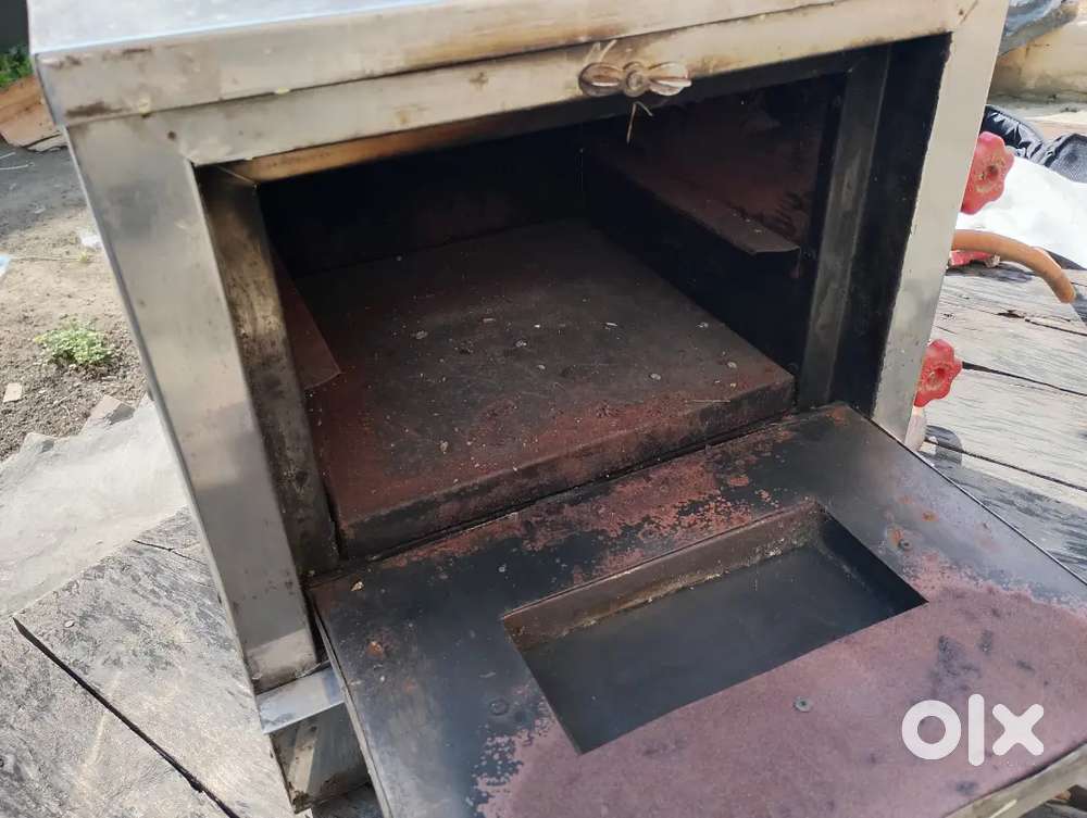 Gas Oven For Sale in Good Condition