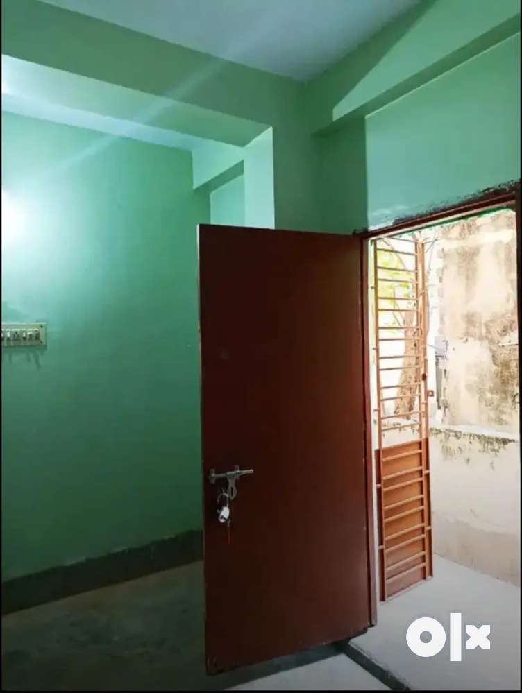 2 room apartment for rent near Nagerbazar, Amarpally bus stop.