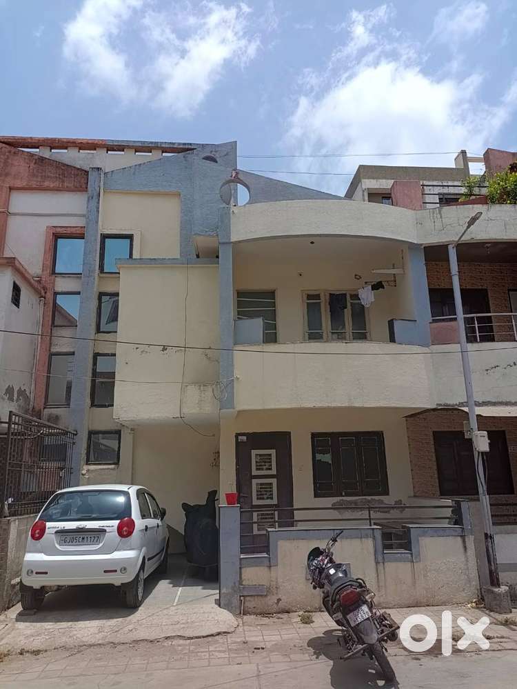 Semi-furnished Independent 4-bedroom house in great condition for Rent