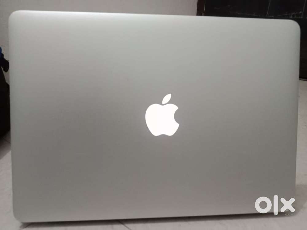 apple  mackbook air item core i5