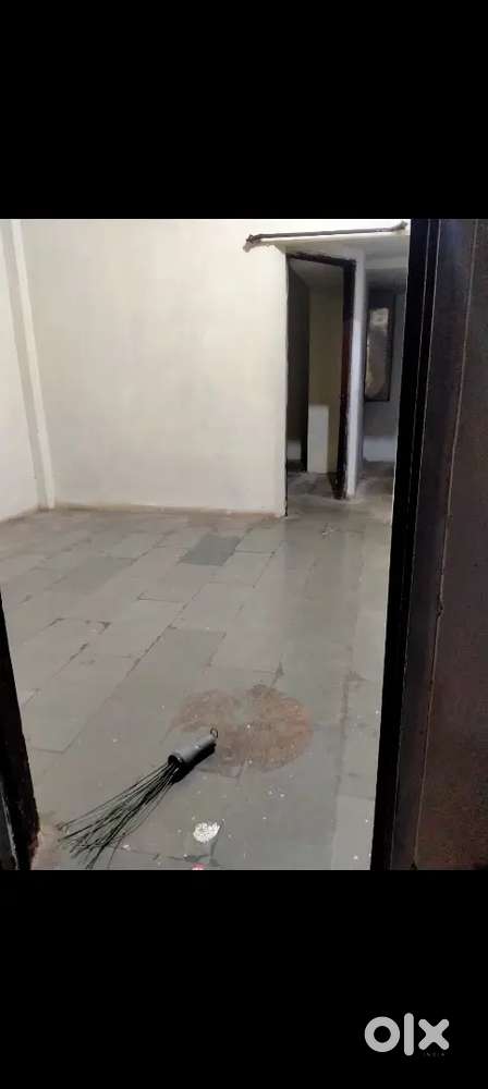 Indipendent 1 BHK. Available full water or sefret no disturb no drink