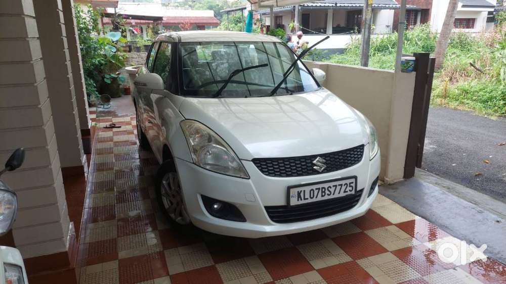 Swift ZXI ,18.11.2011 well maintained under authorized service centre