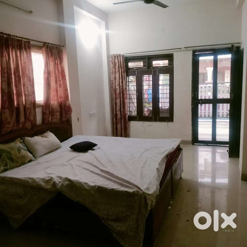 1RK semi furnished on rent for small family or bachelor's