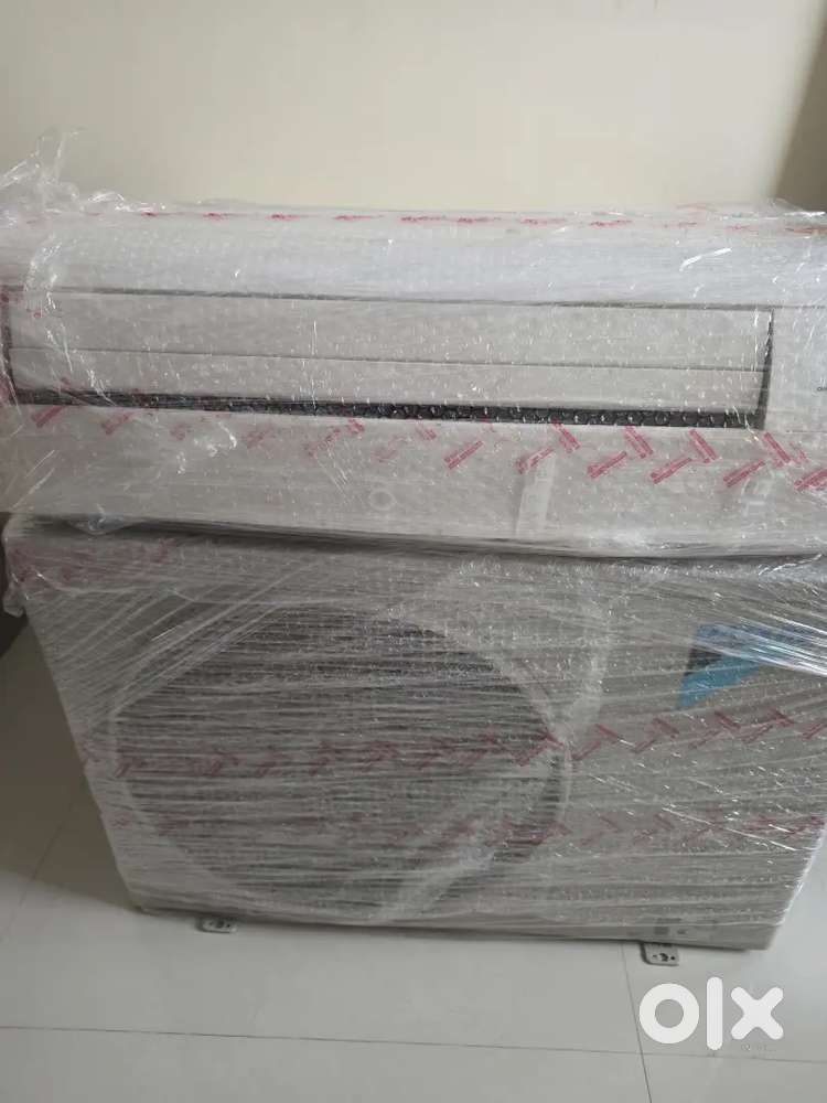 2 Daikin 3star Split AC's(1 & 1.5 Ton)