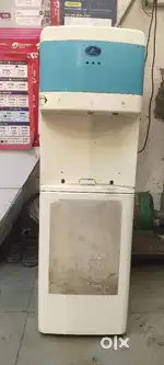 Water dispensers good condition hot and cool water