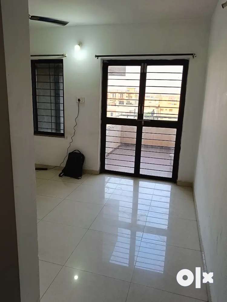 1 BHK is immediately available on Rent