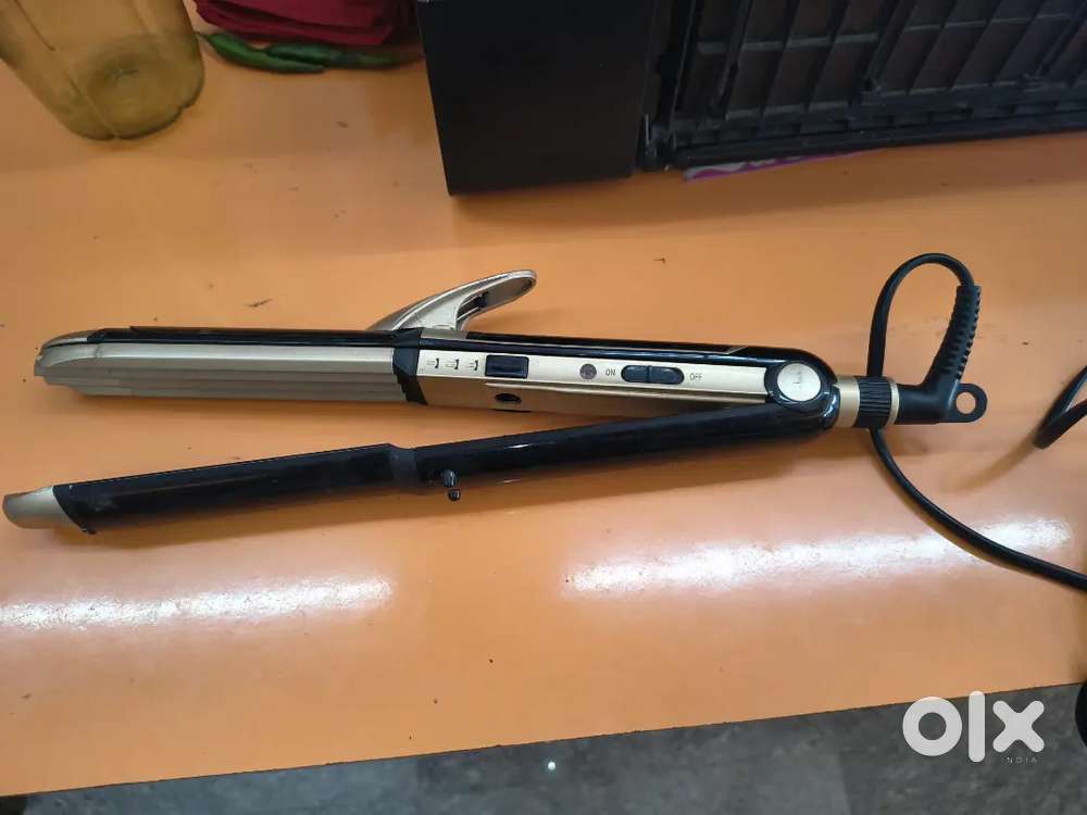 Vega Three in one hair straightener
