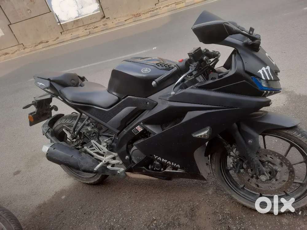 R15 version 3 full condition Mein Koi kharabi Koi dikkat Nahin
