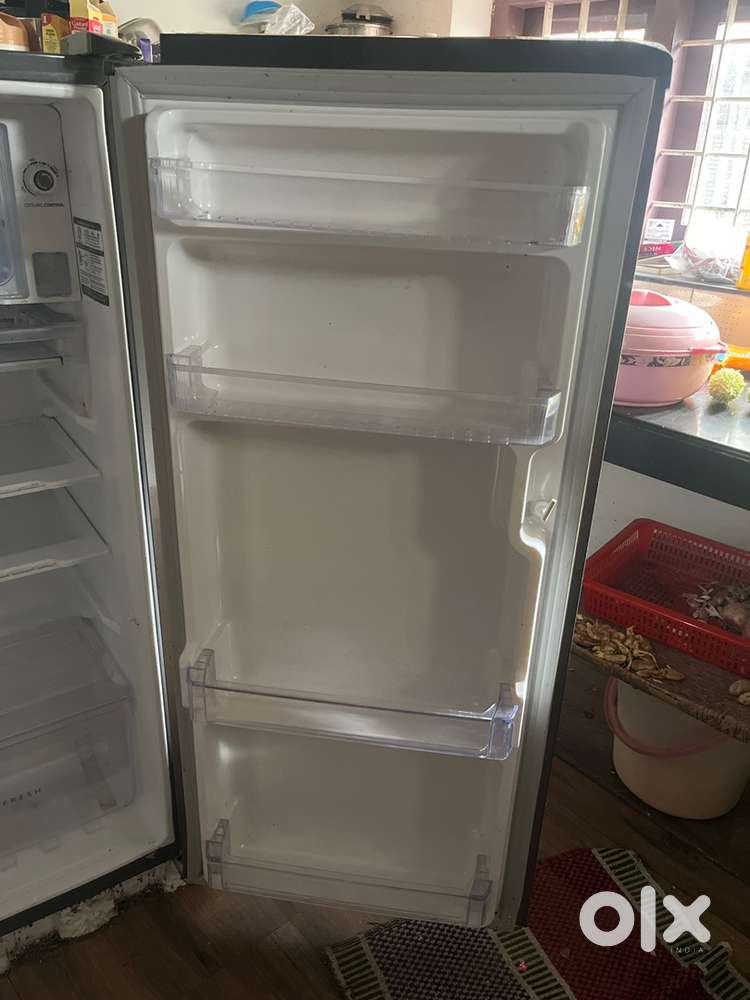 Whirlpool single door fridge