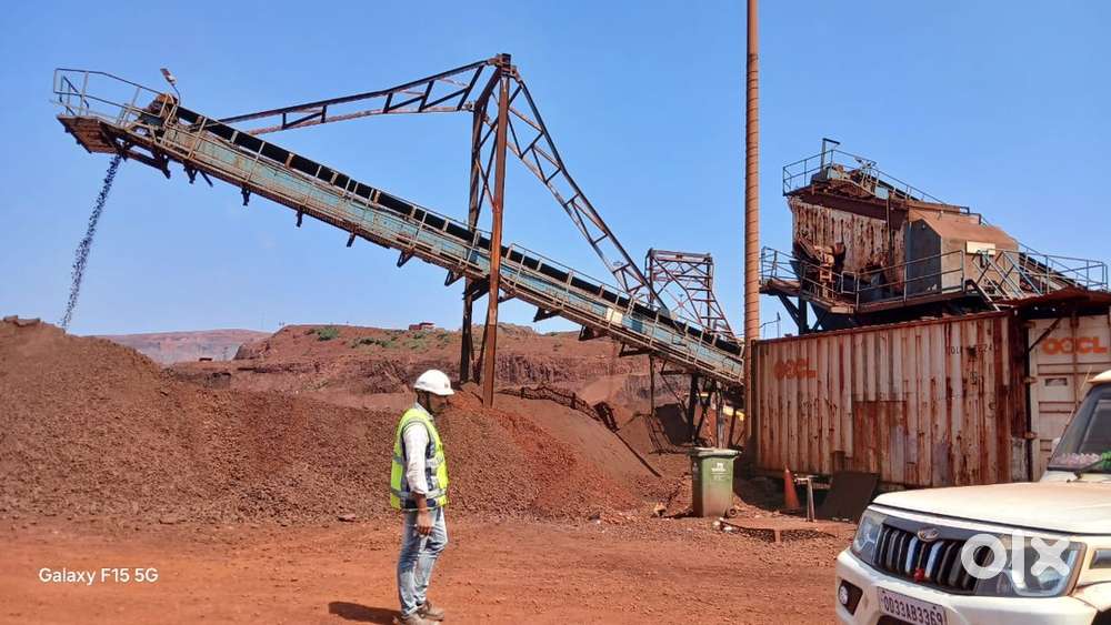 Desk job ha Calling ka and free khana or rahna