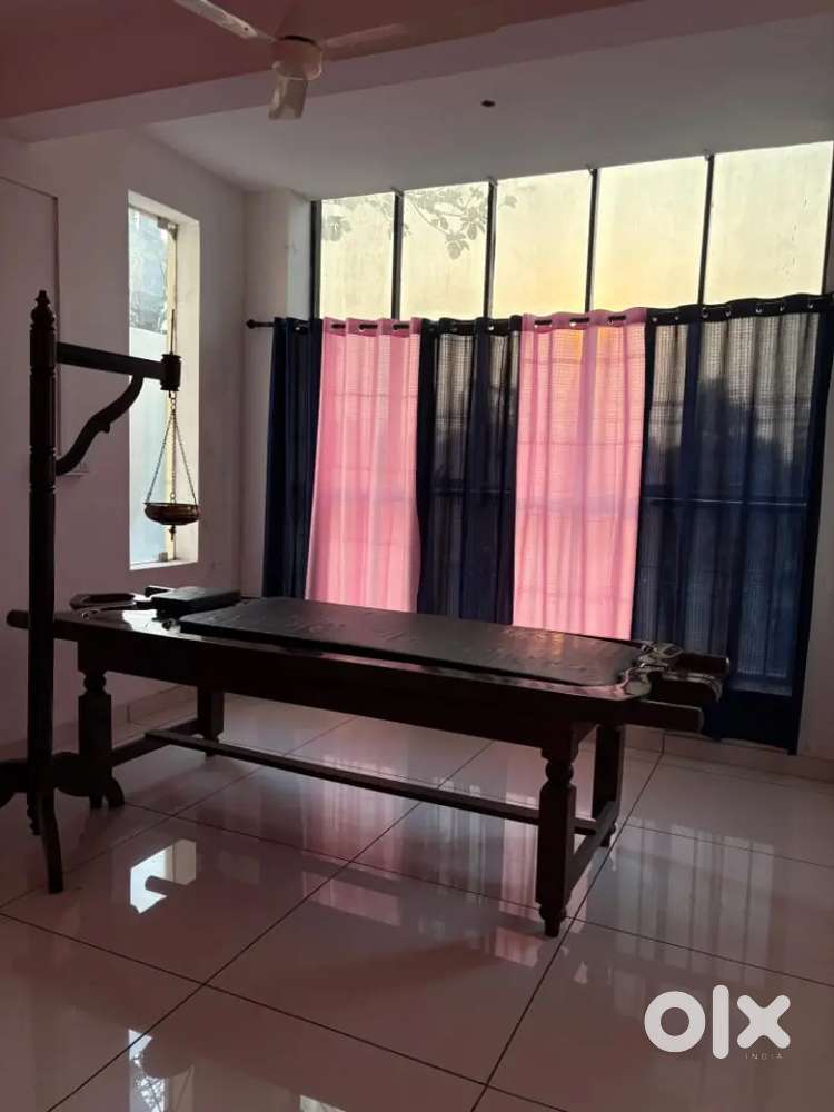 Spa therapist , Reception (females only
