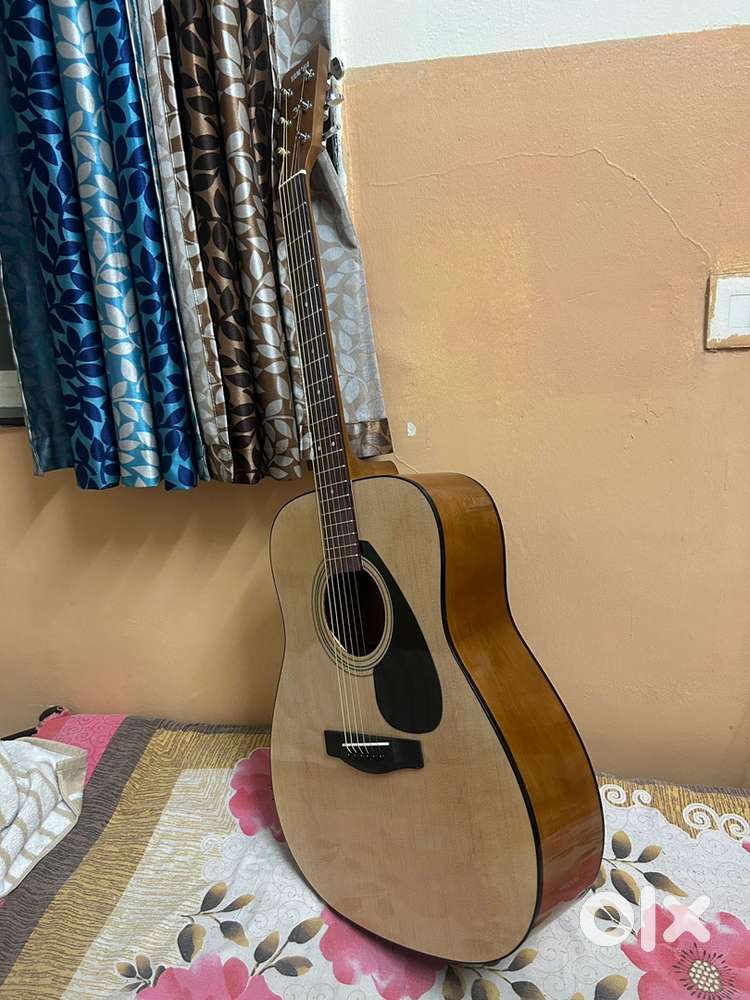 Yamha guitar F310 urgently sell