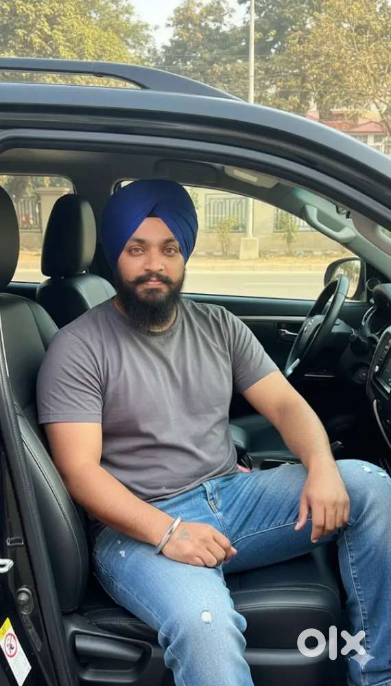 I need car driver job