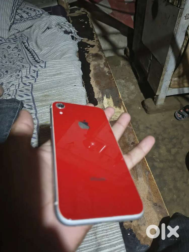 iPhone xr 64 white colour