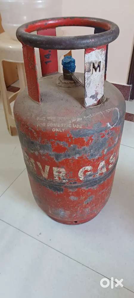 Gas stove, empty cylinder