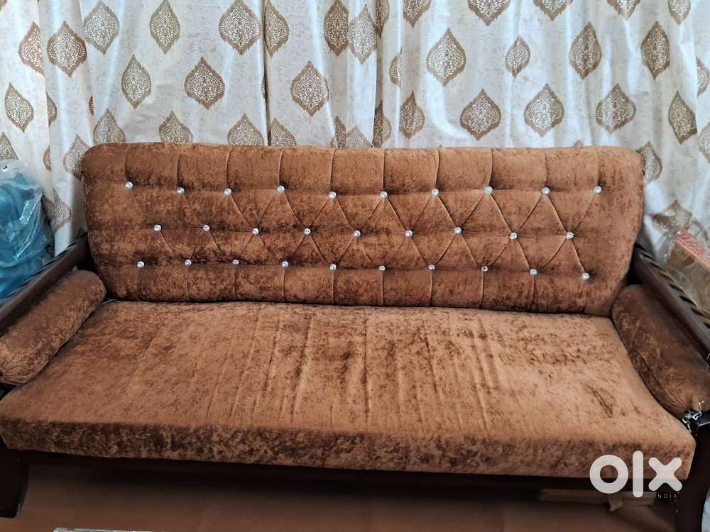 5 years used sofa nd centre table