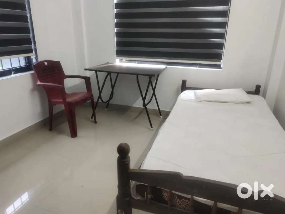 Exicutieve single room available in vazhakkala